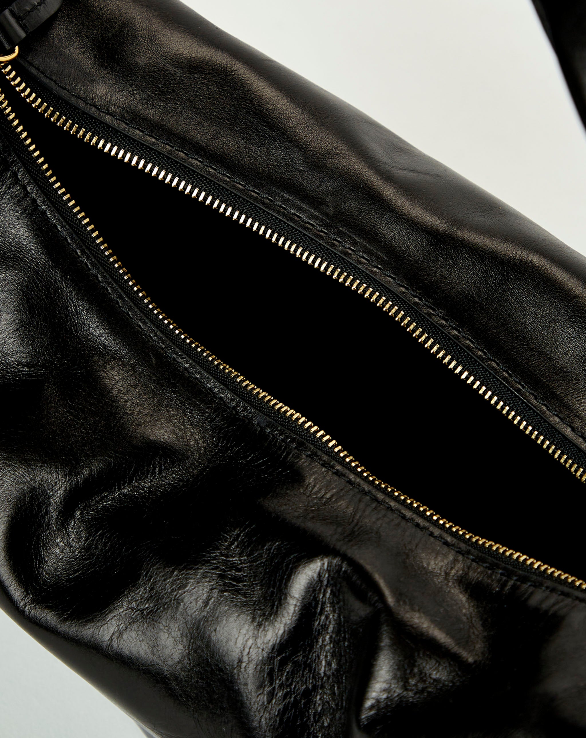 Olivia Hobo Medium