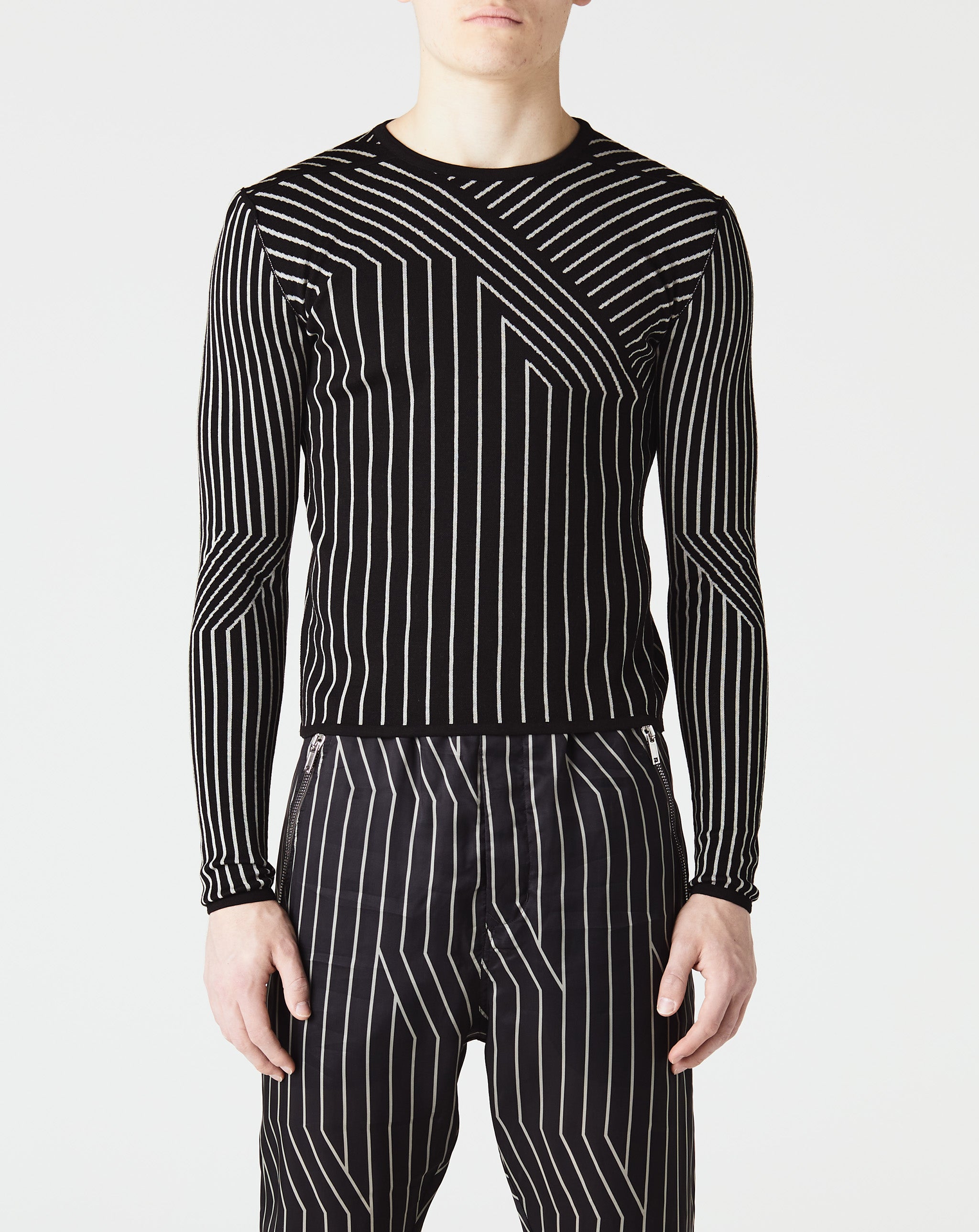 Cropped Level Round Neck Geo