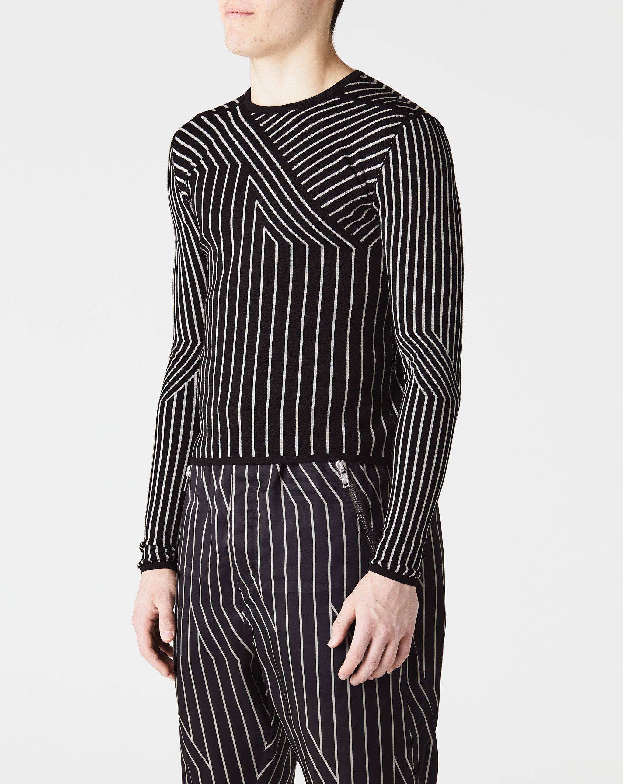 Cropped Level Round Neck Geo
